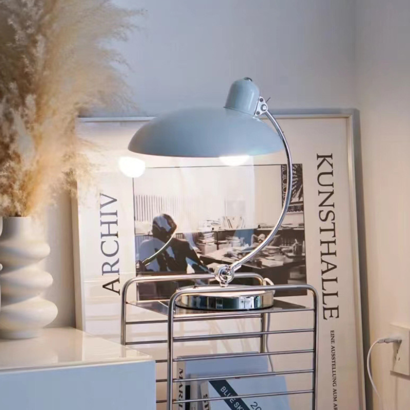 Cambridge Curve Lamp