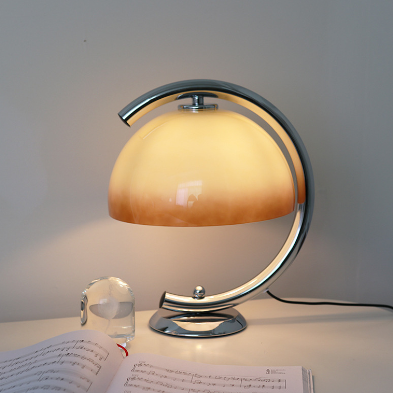 Halo Curve Metal Lamp in Amber
