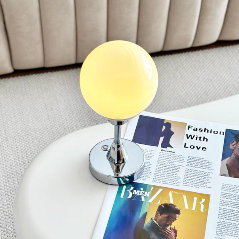 Luna Bloom Lamp